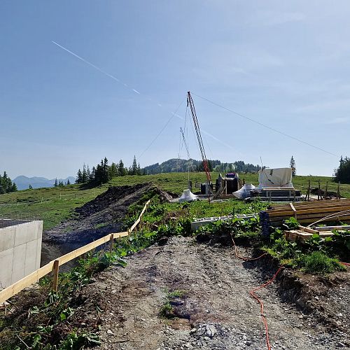 thumb-gauxjoch-talstation-ug-im-vordergrund-materialseilbahn